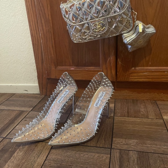 NEW- Steve Madden Clear / Silver Spiked Stiletto Pumps ***6.5 - Picture 6 of 15